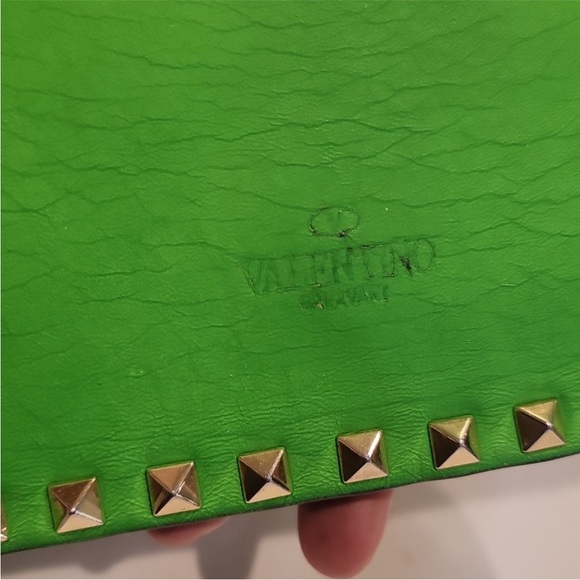 📍FINAL MARKDOWN📍Authentic Valentino Garavani clutch with removable strap - Picture 14 of 14